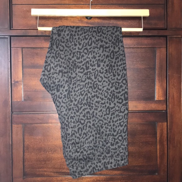 Gap Denim Women’s Pants Legging size 14/32R Leopard Print in great condition - Picture 3 of 14